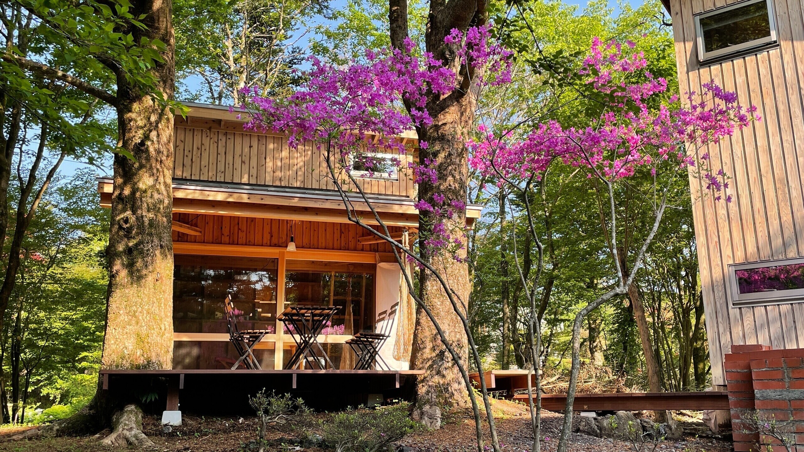 『離れ』作業スペースとして、家族の集う場所として、アトリエとして、趣味の場所として、ガレージとして。